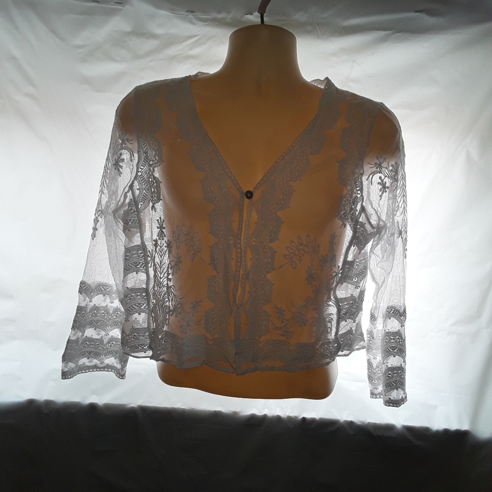 Women's White Lace Cropped Rabbit Rabbit Rabbit Design Sz Large Shrug/Bolero/Top